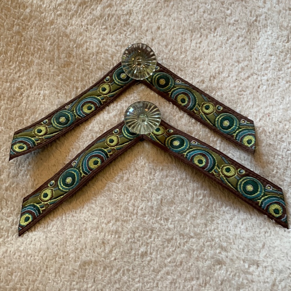 Gorgeous pair of SwitchFlops by Lindsay Phillips. BRAND NEW!  Size Medium.